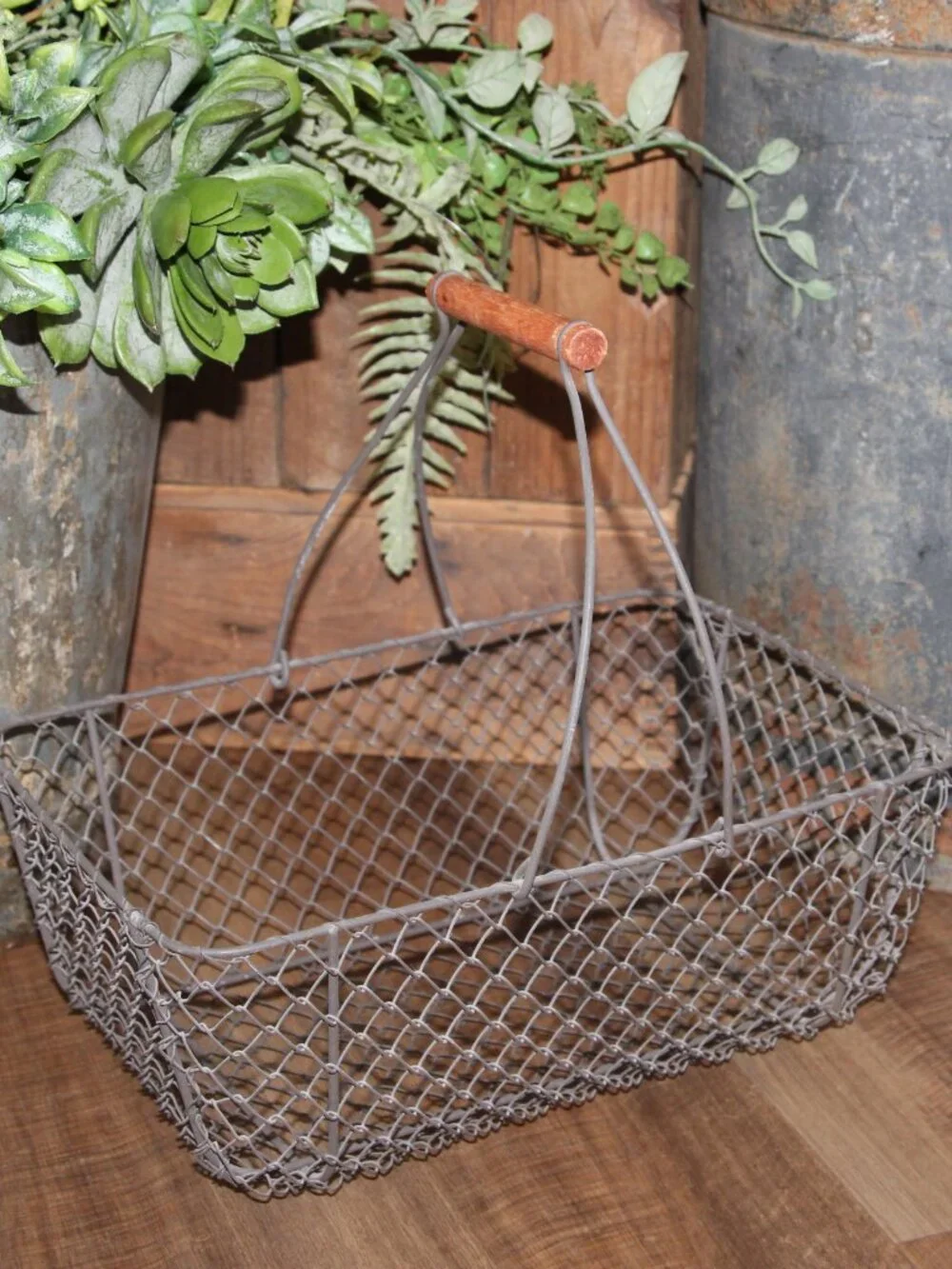 Large Rustic French Country Farmhouse Iron Chicken Wire Gathering Basket